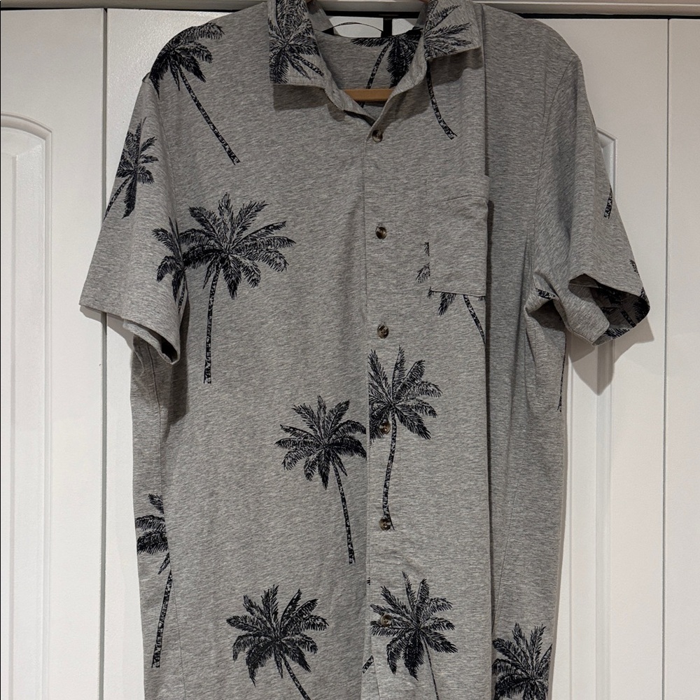 Travis Mathew Gray Palm Print Casual‎ button up  Shirt large
